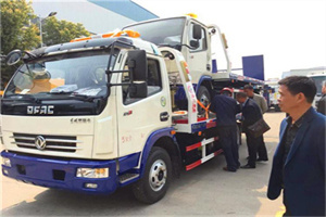 万州区汽车道路救援拖车价格